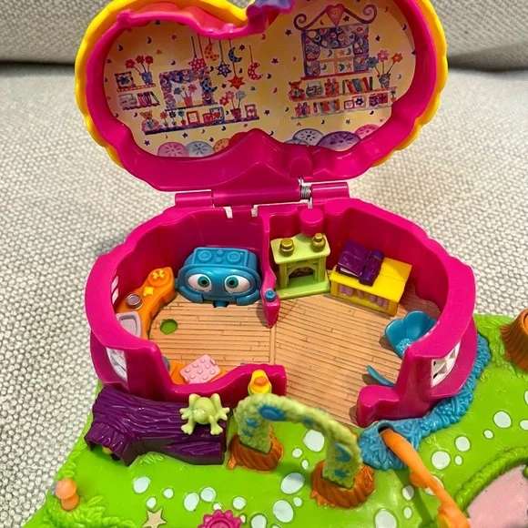 Vintage 1997 Polly Pocket Magical Movin' Fairyland Playset (no figurines) - Picture 4 of 6